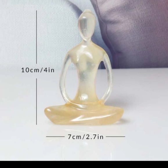 Clear Polyresin Rieki Figurine - Picture 2 of 3